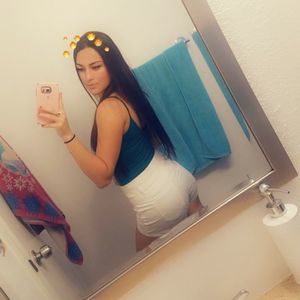 Meet your Posher, Alejandra